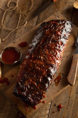 Ev yapımı füme Barbekü Domuz kaburga
