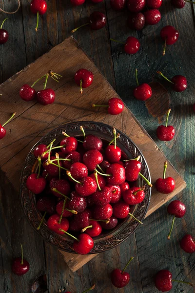 Raw Organic Red Cherries — Stock Photo, Image