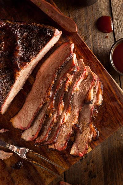 Brisket de carne de churrasco fumado caseiro — Fotografia de Stock