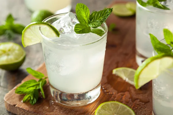 Cold Refreshing Iced Limeade — Stock Photo, Image