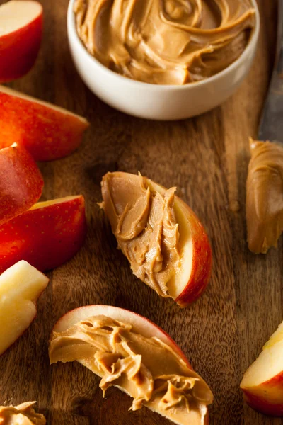 Organic Apples and Peanut Butter — Stock Photo, Image