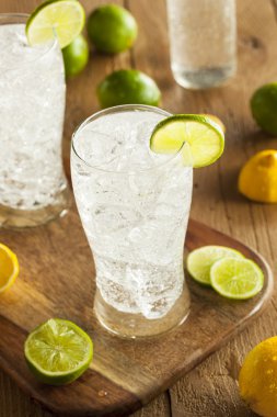 Ferahlatıcı limon ve kireç Soda