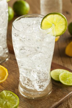 Ferahlatıcı limon ve kireç Soda