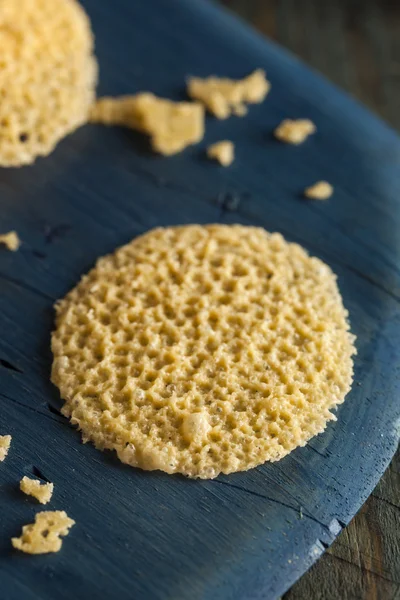 Crisps caseras de queso parmesano — Foto de Stock