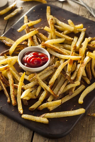 Hemmagjord ugnsbakade pommes frites — Stockfoto