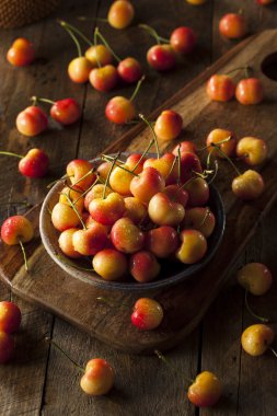 Sağlıklı organik Rainier kiraz