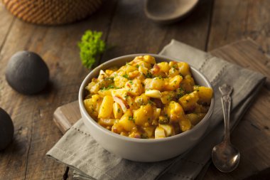 Barbekü soslu patates salatası