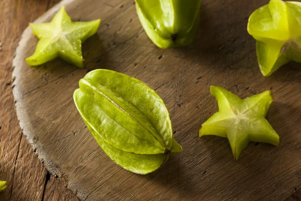 Frutos de estrelas orgânicos crus — Fotografia de Stock