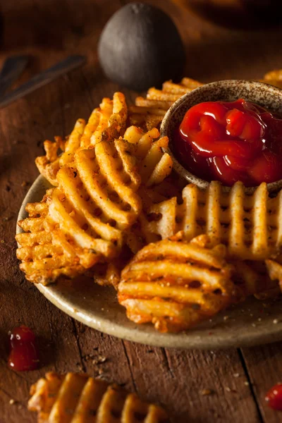 Krispiga hemlagade våfflor Fries — Stockfoto