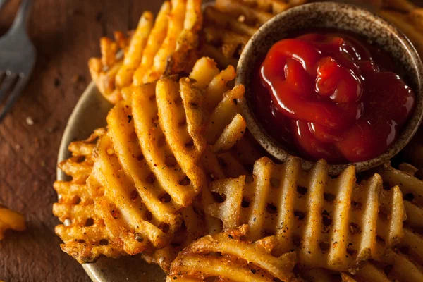 Krispiga hemlagade våfflor Fries — Stockfoto