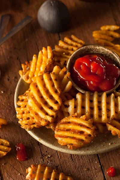 Crujientes gofres caseros Fries — Foto de Stock