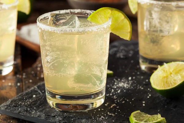Hausgemachtes klassisches Margarita-Getränk — Stockfoto