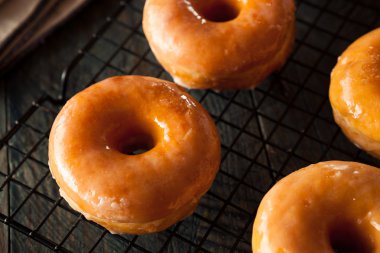 Donuts ev yapımı yuvarlak camlı