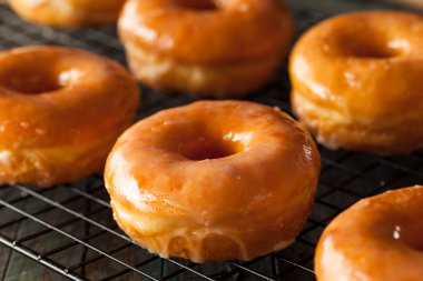 Donuts ev yapımı yuvarlak camlı