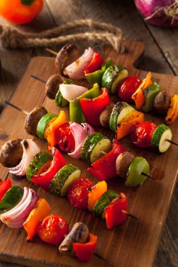 Organik ev yapımı sebze şiş Kababs
