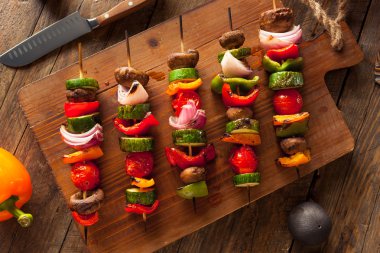 Organik ev yapımı sebze şiş Kababs