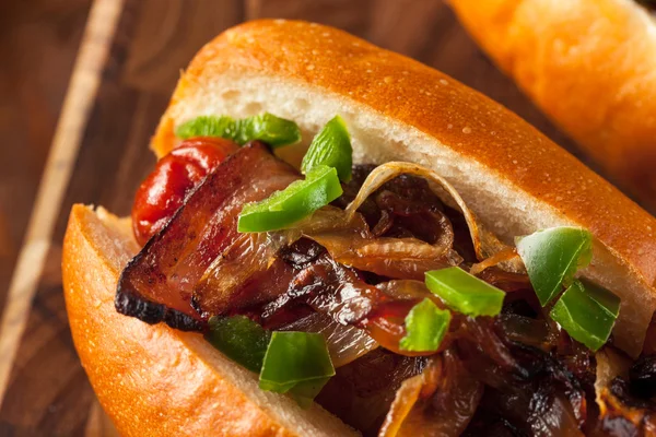 Bacon caseiro embrulhado Hot Dogs — Fotografia de Stock