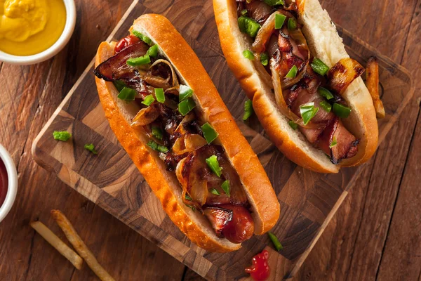 Bacon fatto in casa avvolto Hot Dogs — Foto Stock