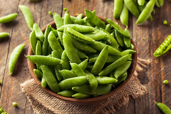 Ekologiska gröna Sugar Snap Peas — Stockfoto