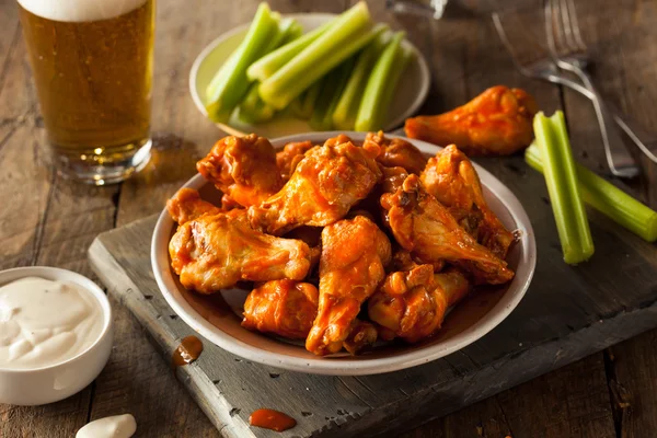 Pittige zelfgemaakte Buffalo Wings — Stockfoto