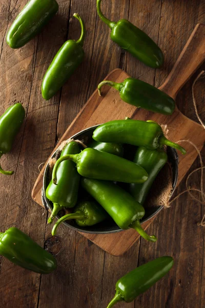 Peperoni verdi Jalapeno biologici — Foto Stock