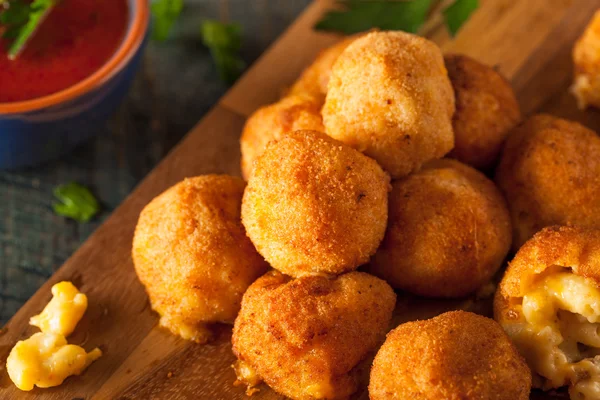 Fried Mac a sýrem kousnutí — Stock fotografie