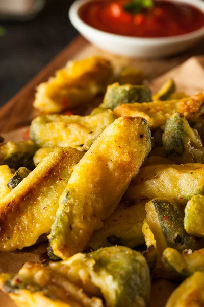 Zelfgemaakte gebakken courgette Fries — Stockfoto