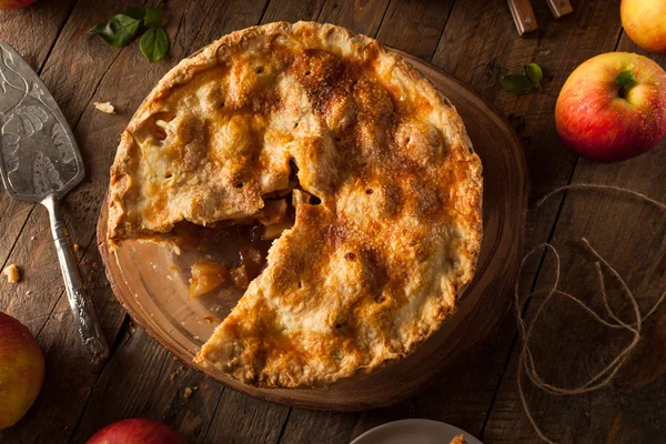 Torta de maçã caseira fresca — Fotografia de Stock