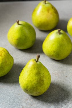 Ham yeşil organik Bartlett armut hazır yemek