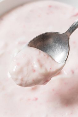 Kahvaltılık Kase Sağlıklı Çilekli Yoğurt