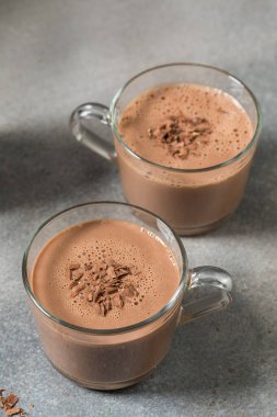 Tatlı Sıcak Çikolatalı Eggnog Bardakta Punch