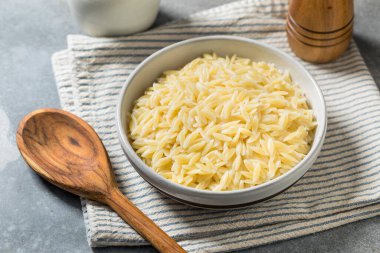 Ev Yapımı Sağlıklı Kase İçinde Orzo Pasta