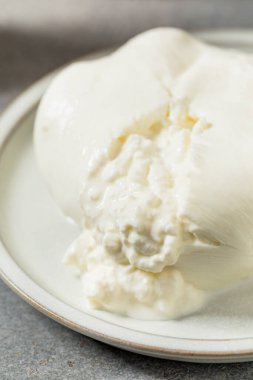 Sağlıklı Organik Beyaz Burrata Mozzarella Peyniri Pişirmeye Hazır