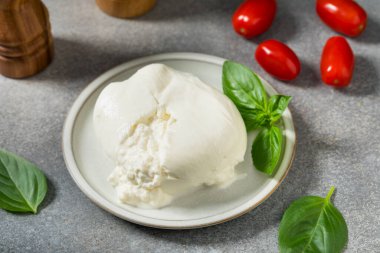 Sağlıklı Organik Beyaz Burrata Mozzarella Peyniri Pişirmeye Hazır