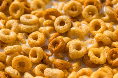 Sağlıklı MultiGrain Kahvaltılık Gevreği ile Tam Süt ve Meyve Suyu