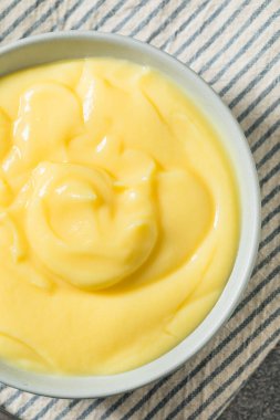 Tatlı ev yapımı Fransız Vanilyalı Beyaz Tatlı Tatlısı