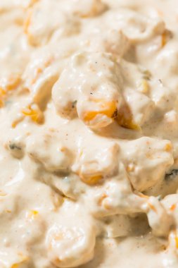 Mayo ve patates kızartmalı kremalı mısır soslu sos.