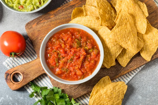 Домашній Здоровий Мексиканський Помідор Сальса Тортильєю Чіпсами — стокове фото