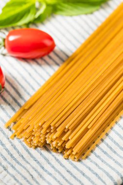 Kuru Organik Buğday Spagettisi Pişirmeye Hazır