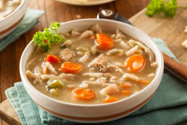 ev yapımı tavuk çorbası