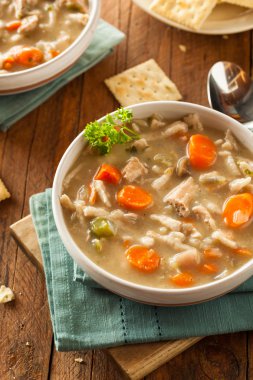 ev yapımı tavuk çorbası