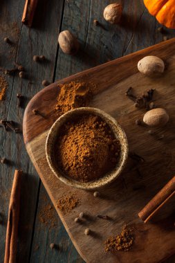 Organik çiğ kabak Spice