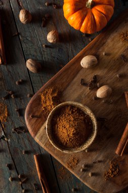 Organik çiğ kabak Spice