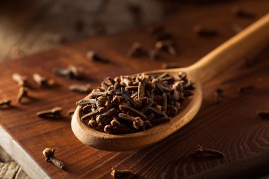 Ham kahverengi organik karanfil