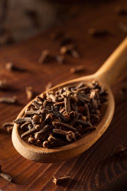 Ham kahverengi organik karanfil