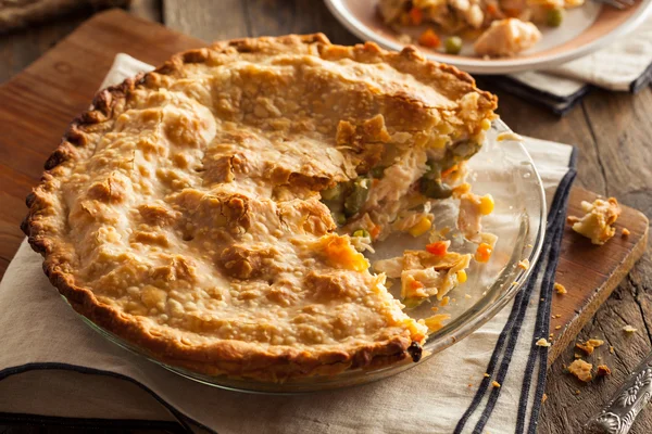 Pastel casero abundante de la olla del pollo — Foto de Stock