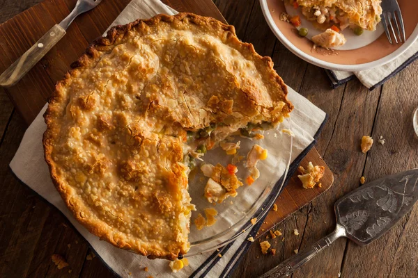 Pastel casero abundante de la olla del pollo — Foto de Stock