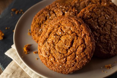 Sıcak ev yapımı Gingersnap kurabiye
