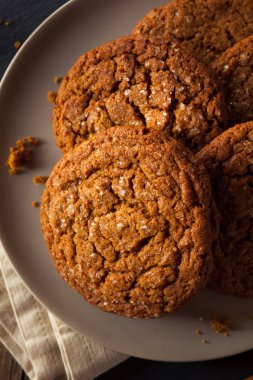 Sıcak ev yapımı Gingersnap kurabiye