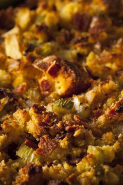 Geleneksel ev yapımı Mısır ekmeği doldurma